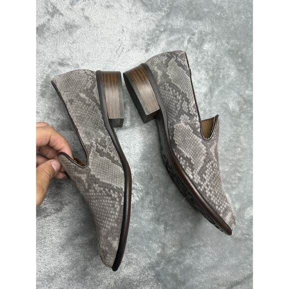 Sofft Womens Leather Slip On Severn Loafers Size 6 Snake Print - Picture 3 of 7